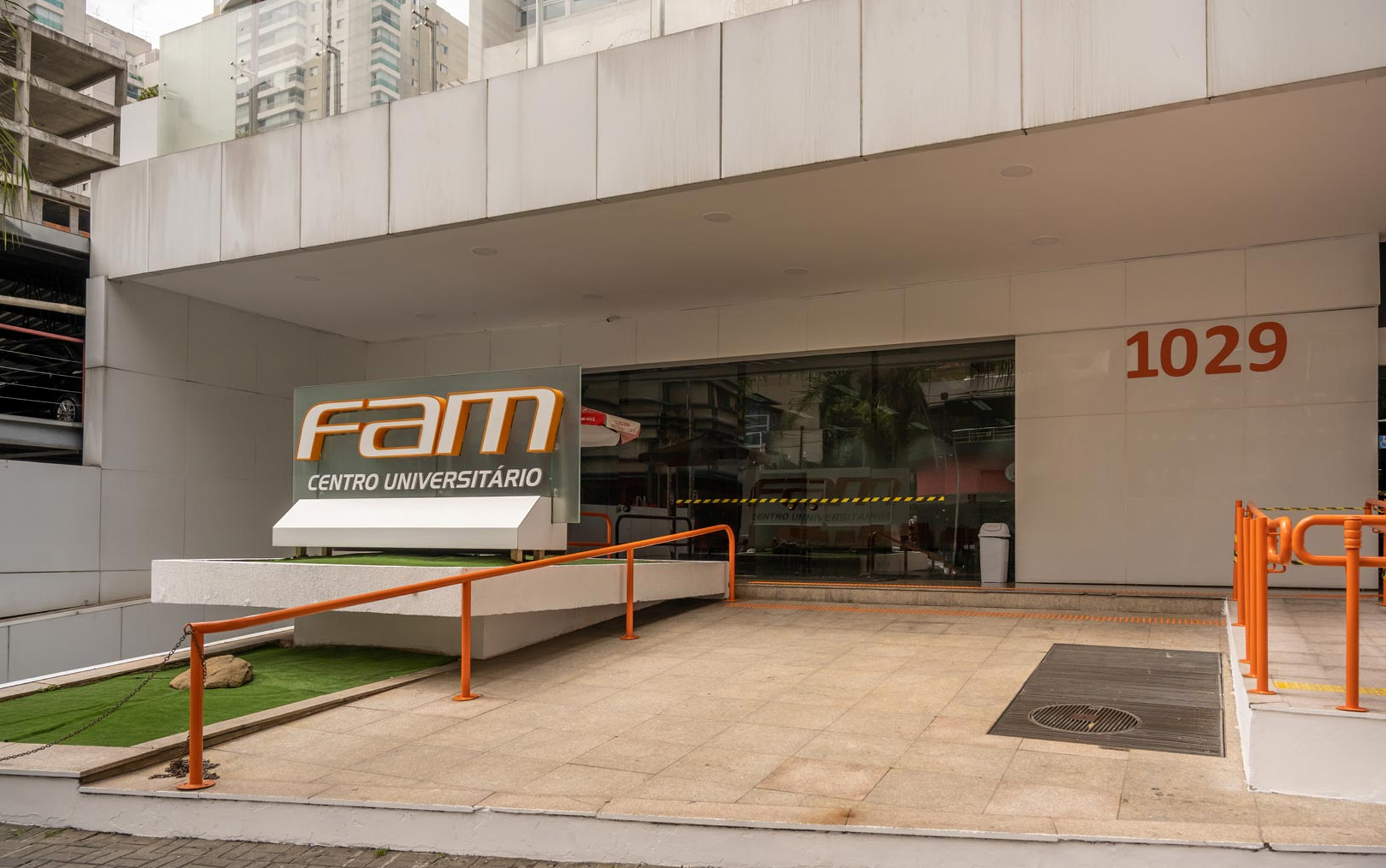 Centro Universitário - FAM